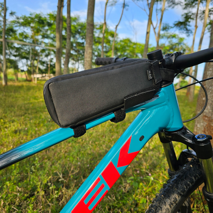 Waterproof Black Frame bag for cycle that attaches to the downtube and toptube