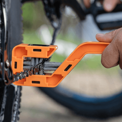 Dual-head bicycle drivetrain cleaning brush - NAC